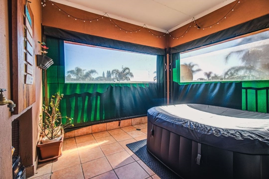3 Bedroom Property for Sale in Glen Marais Gauteng