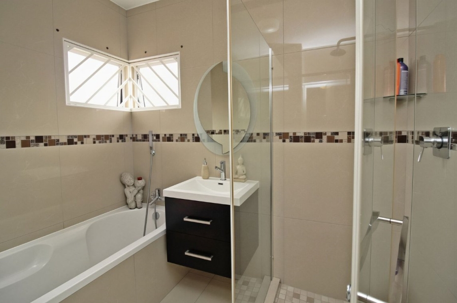 3 Bedroom Property for Sale in Wannenburghoogte Gauteng