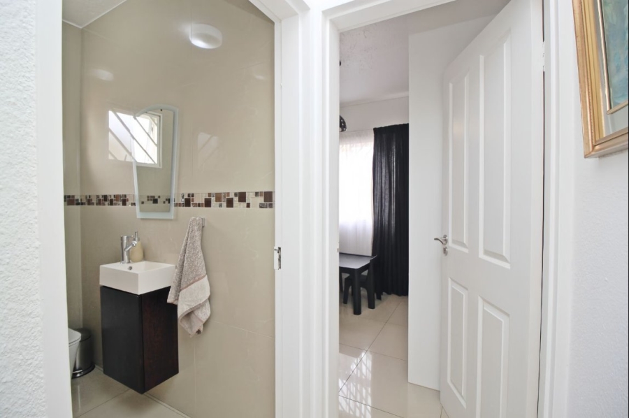 3 Bedroom Property for Sale in Wannenburghoogte Gauteng