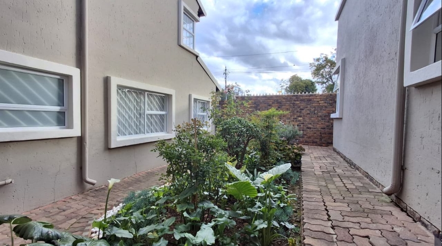 3 Bedroom Property for Sale in Wannenburghoogte Gauteng