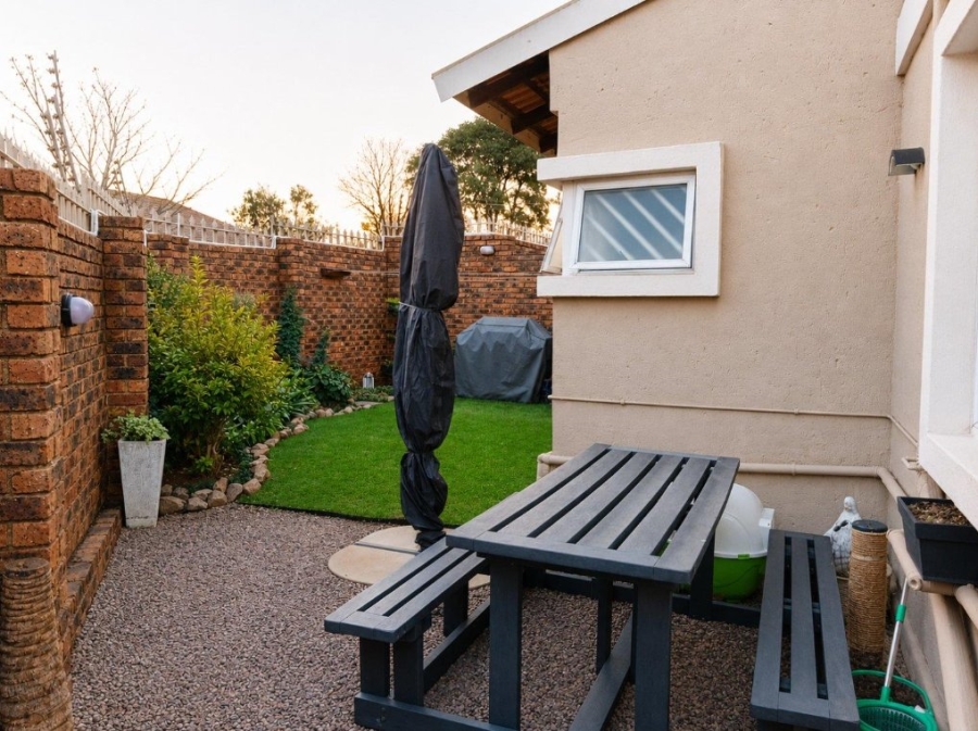 3 Bedroom Property for Sale in Wannenburghoogte Gauteng
