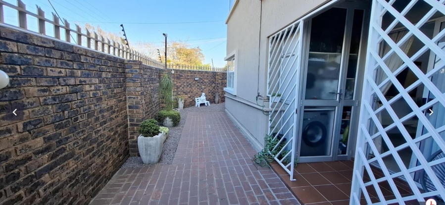 3 Bedroom Property for Sale in Wannenburghoogte Gauteng