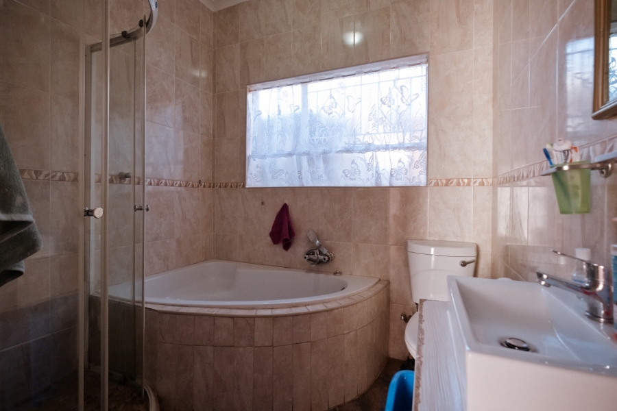 4 Bedroom Property for Sale in Randhart Gauteng