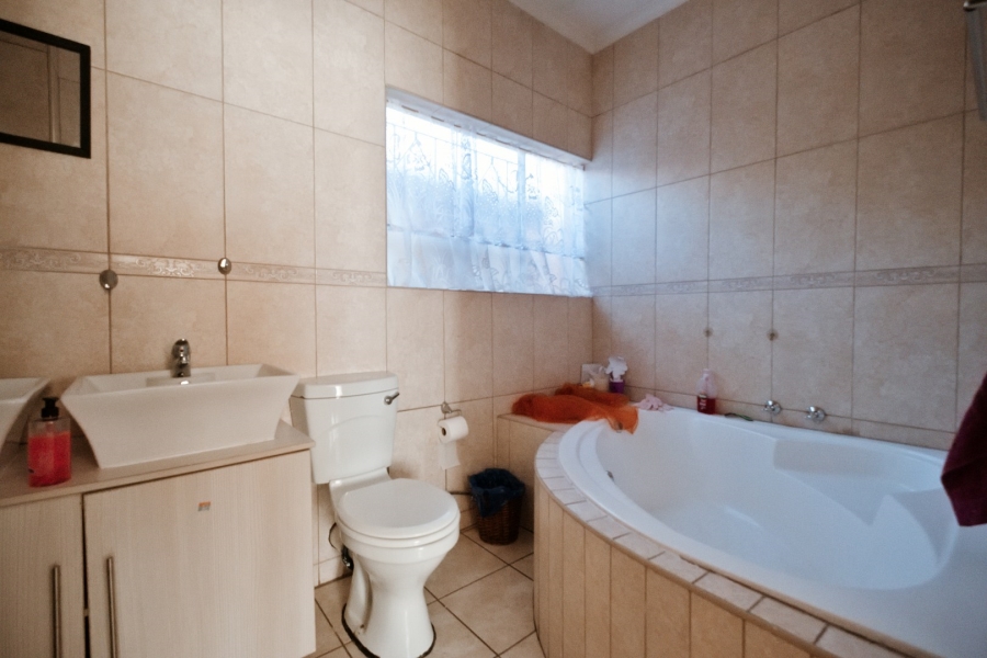 4 Bedroom Property for Sale in Randhart Gauteng