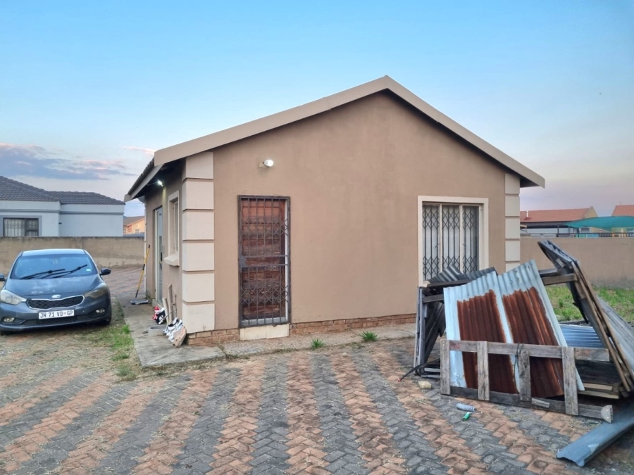 To Let 2 Bedroom Property for Rent in Windmill Park Gauteng