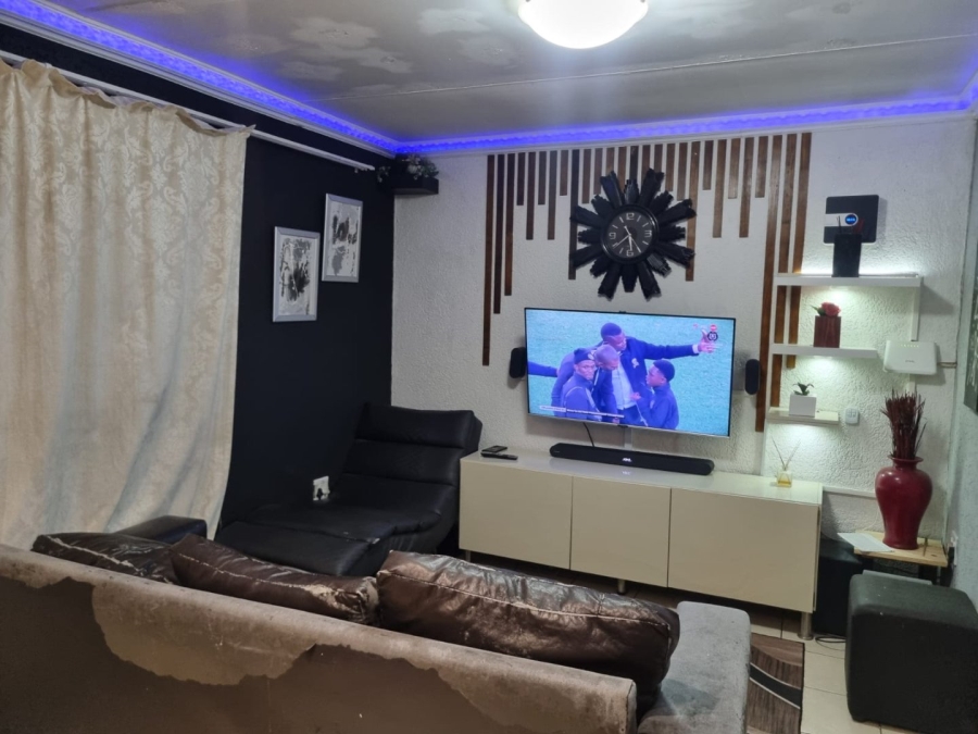 To Let 2 Bedroom Property for Rent in Windmill Park Gauteng