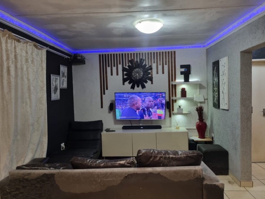 To Let 2 Bedroom Property for Rent in Windmill Park Gauteng