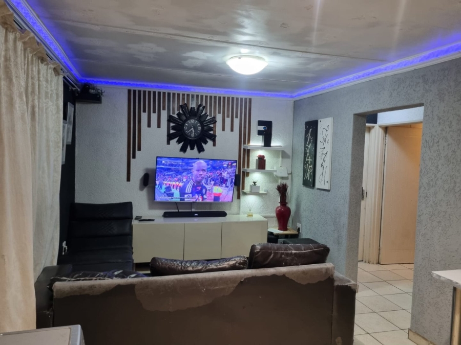 To Let 2 Bedroom Property for Rent in Windmill Park Gauteng