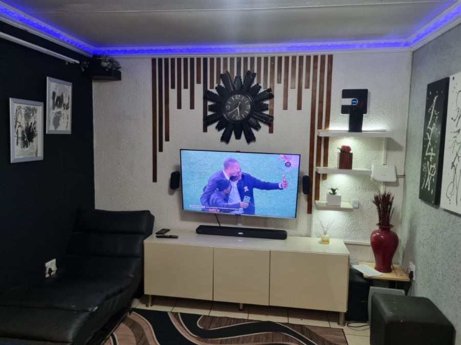 To Let 2 Bedroom Property for Rent in Windmill Park Gauteng