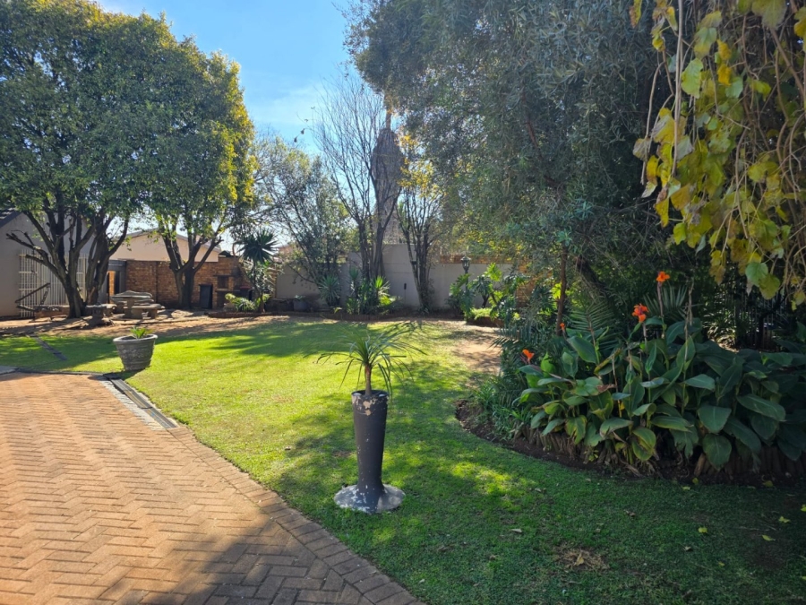 6 Bedroom Property for Sale in Witfield Gauteng