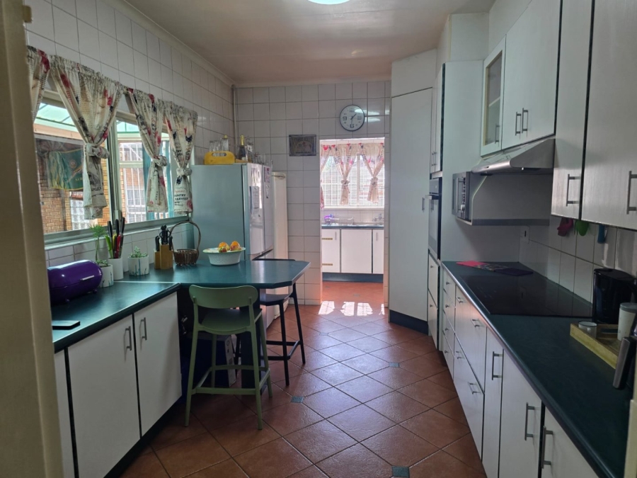 6 Bedroom Property for Sale in Witfield Gauteng