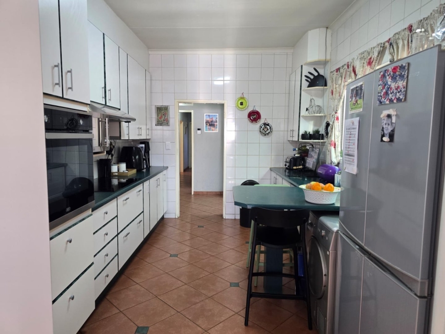 6 Bedroom Property for Sale in Witfield Gauteng