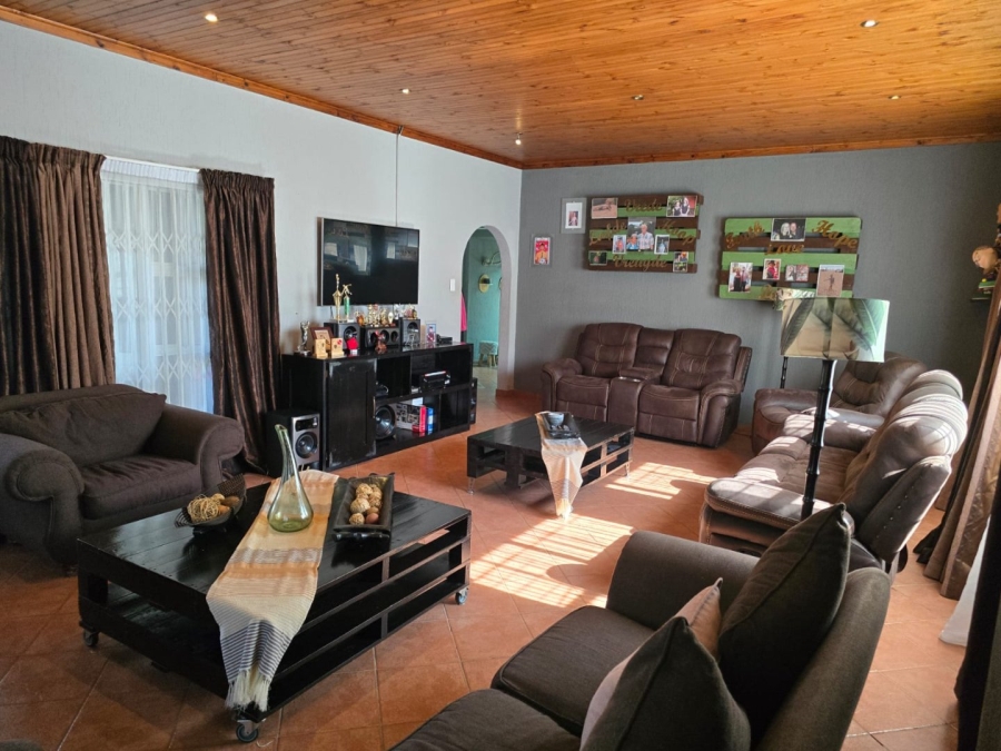 6 Bedroom Property for Sale in Witfield Gauteng