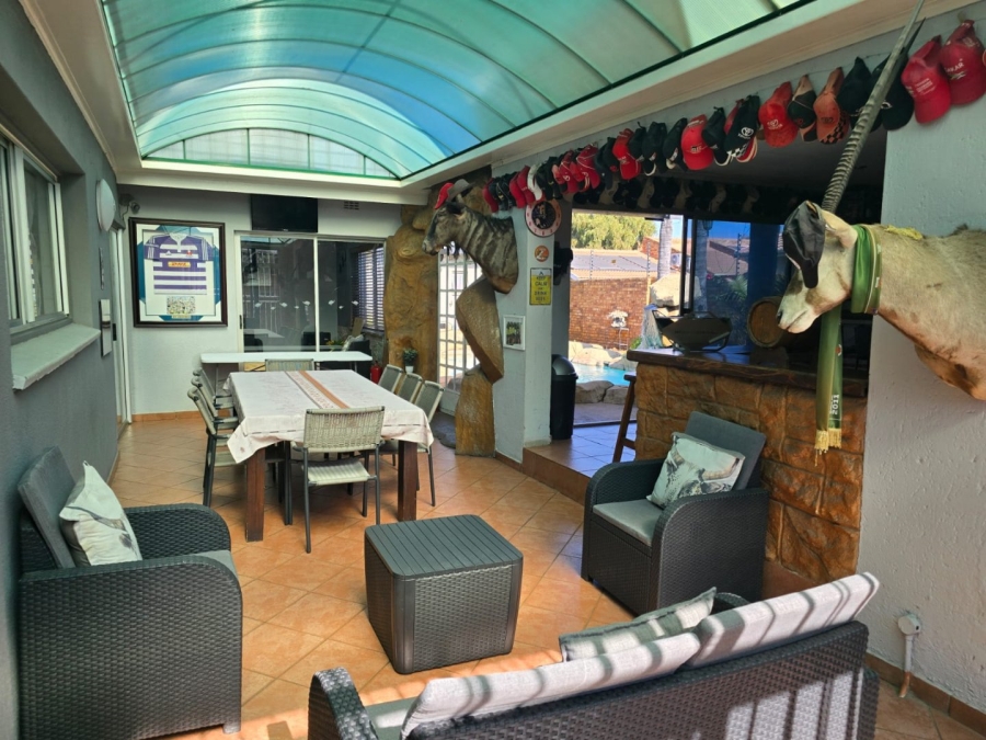 6 Bedroom Property for Sale in Witfield Gauteng