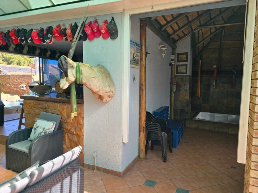 6 Bedroom Property for Sale in Witfield Gauteng