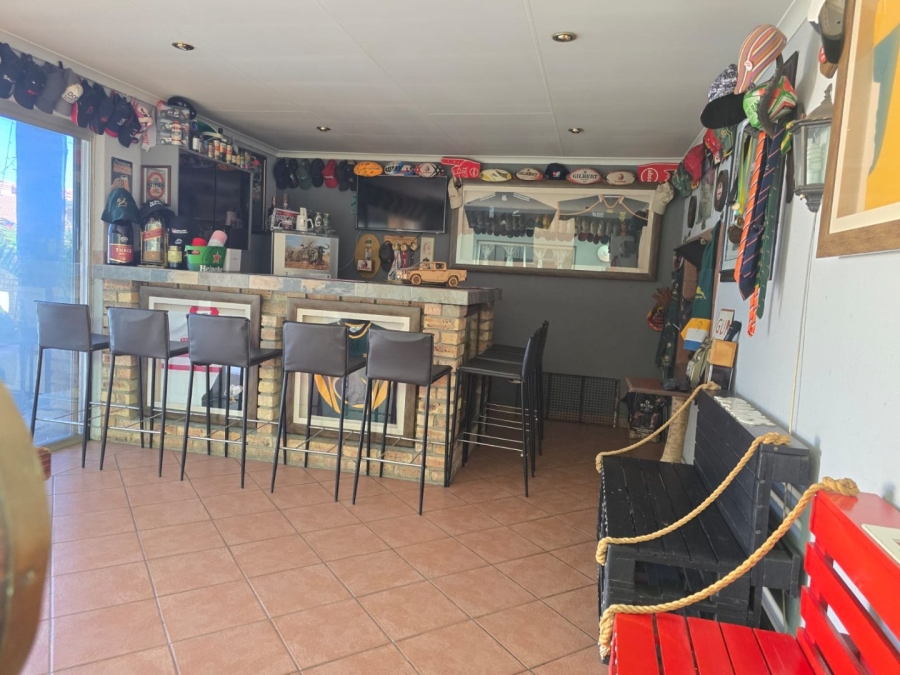 6 Bedroom Property for Sale in Witfield Gauteng