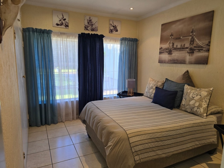 6 Bedroom Property for Sale in Witfield Gauteng