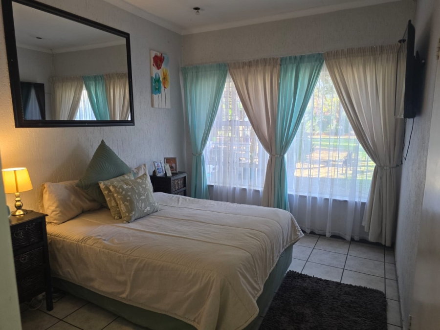 6 Bedroom Property for Sale in Witfield Gauteng
