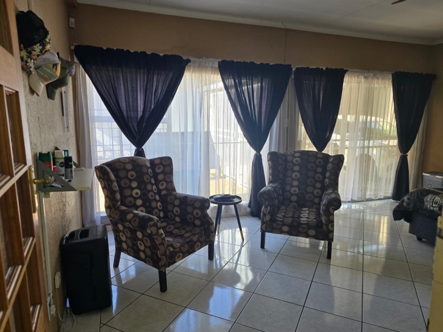 6 Bedroom Property for Sale in Witfield Gauteng