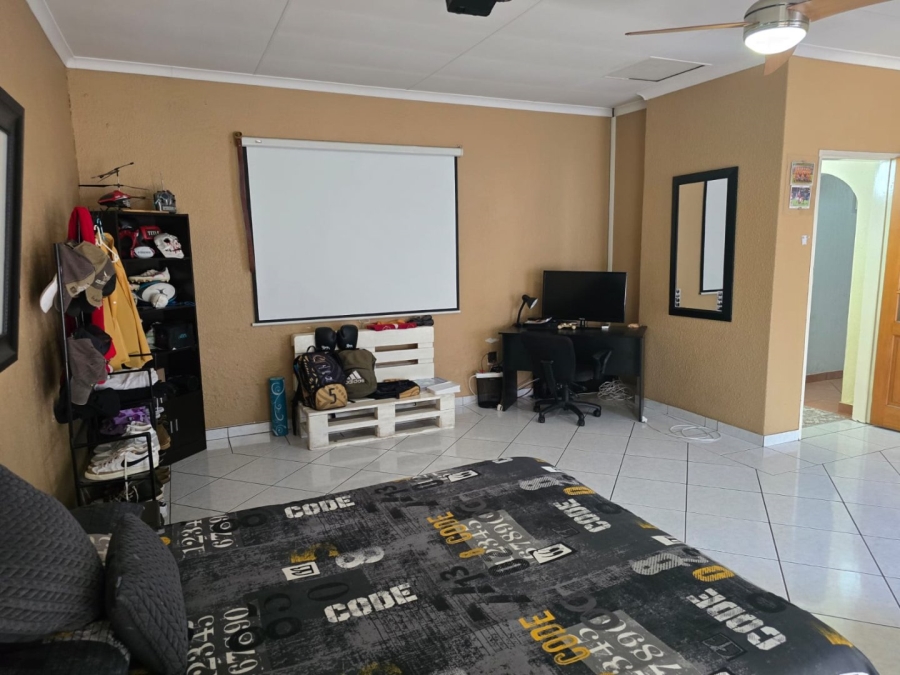 6 Bedroom Property for Sale in Witfield Gauteng