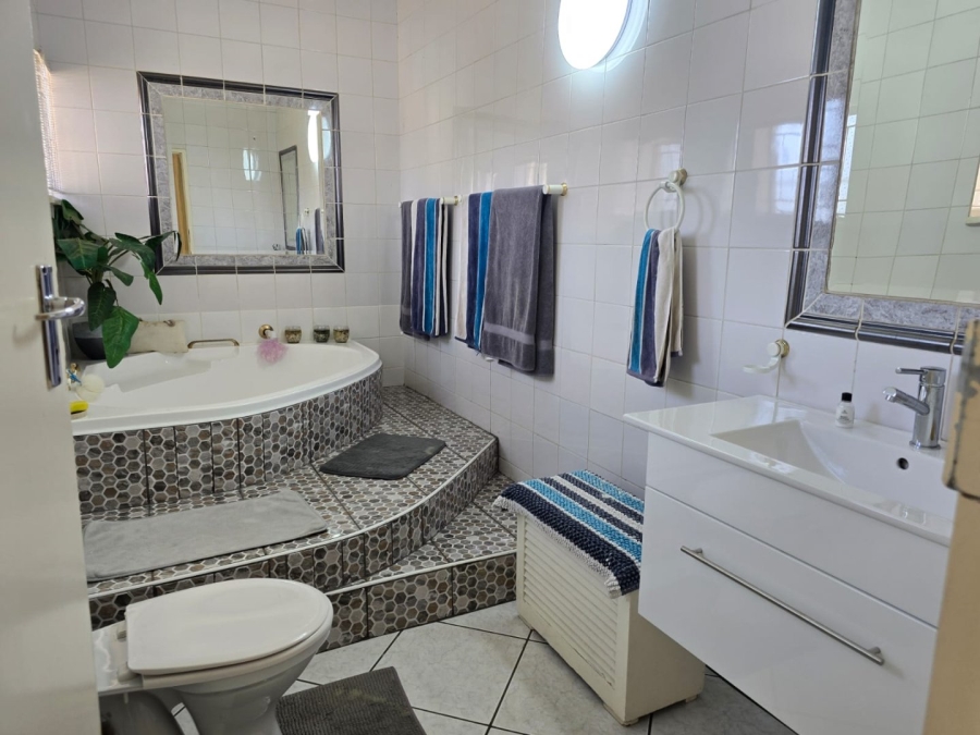 6 Bedroom Property for Sale in Witfield Gauteng