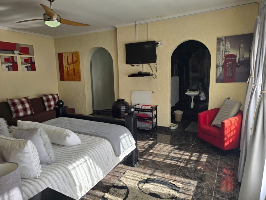 6 Bedroom Property for Sale in Witfield Gauteng