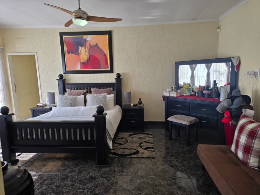 6 Bedroom Property for Sale in Witfield Gauteng