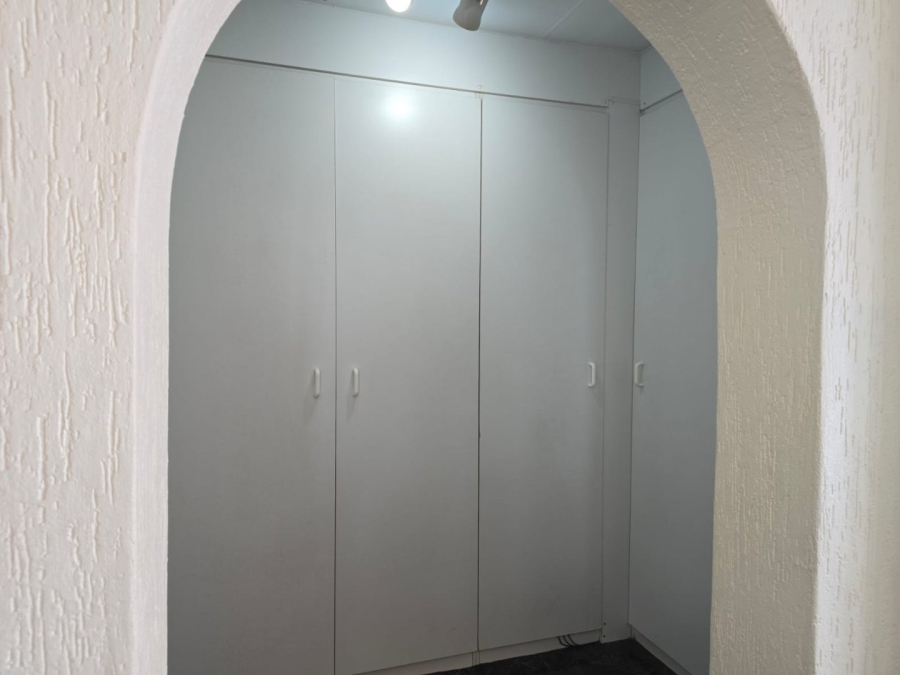 6 Bedroom Property for Sale in Witfield Gauteng