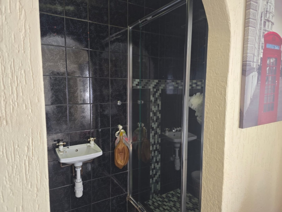 6 Bedroom Property for Sale in Witfield Gauteng