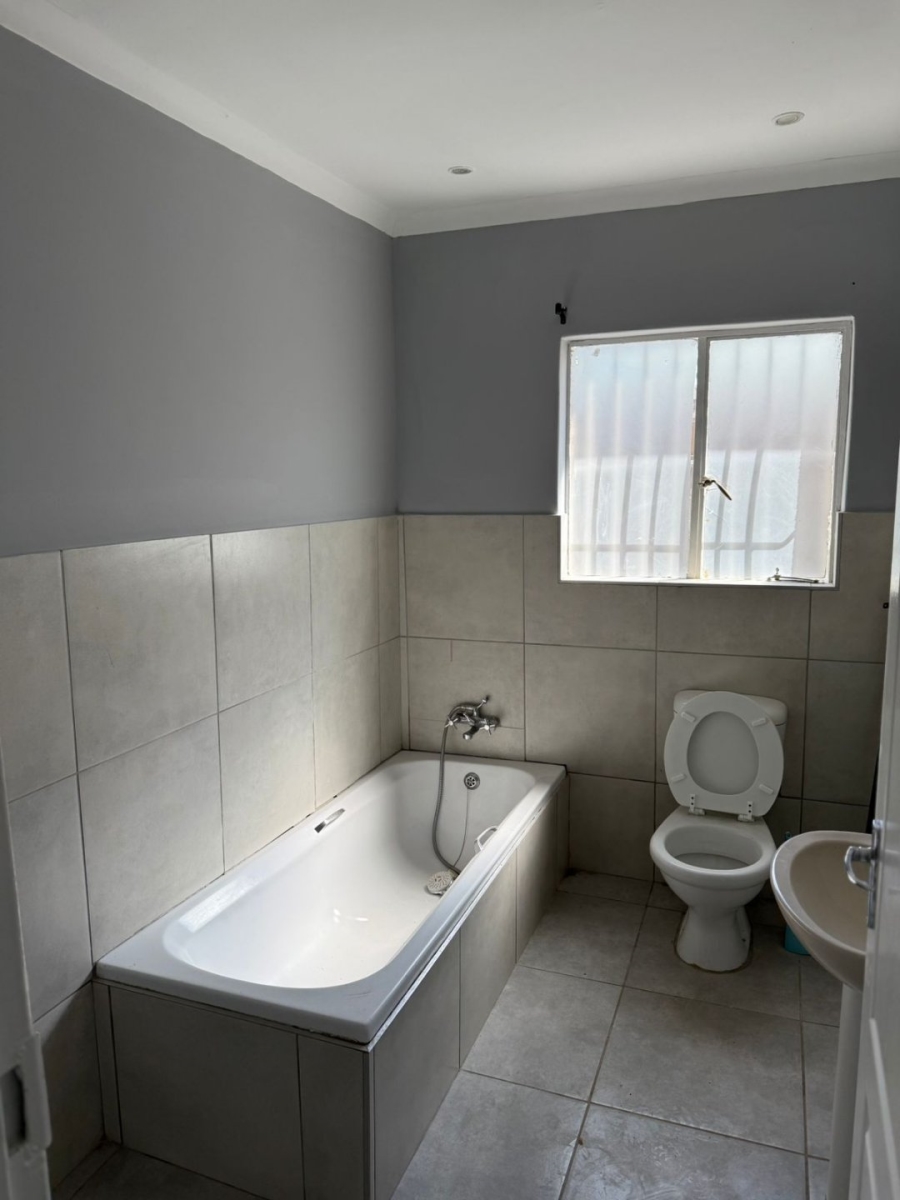 To Let 2 Bedroom Property for Rent in Edenvale Central Gauteng
