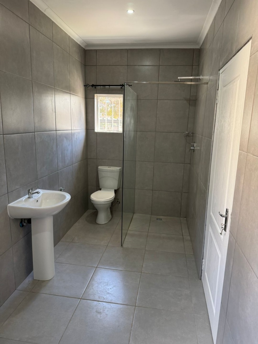 To Let 2 Bedroom Property for Rent in Edenvale Central Gauteng