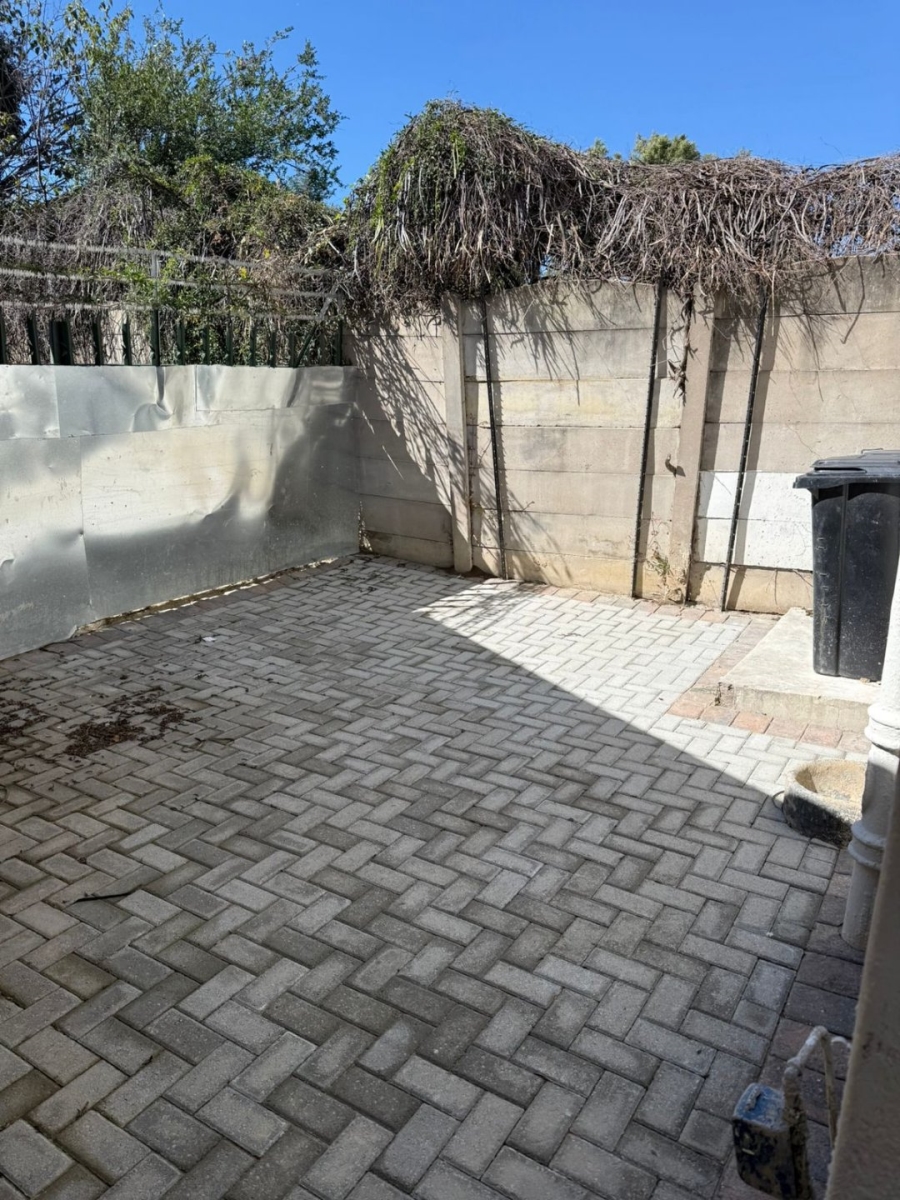 To Let 2 Bedroom Property for Rent in Edenvale Central Gauteng