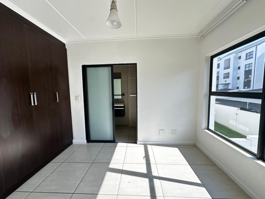 3 Bedroom Property for Sale in Greenstone Crest Gauteng