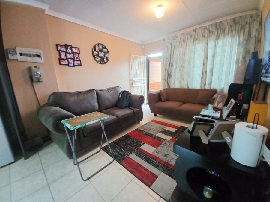2 Bedroom Property for Sale in Ormonde Gauteng