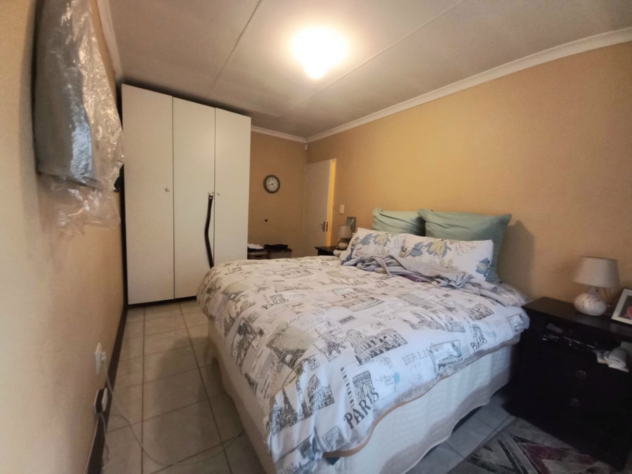 2 Bedroom Property for Sale in Ormonde Gauteng