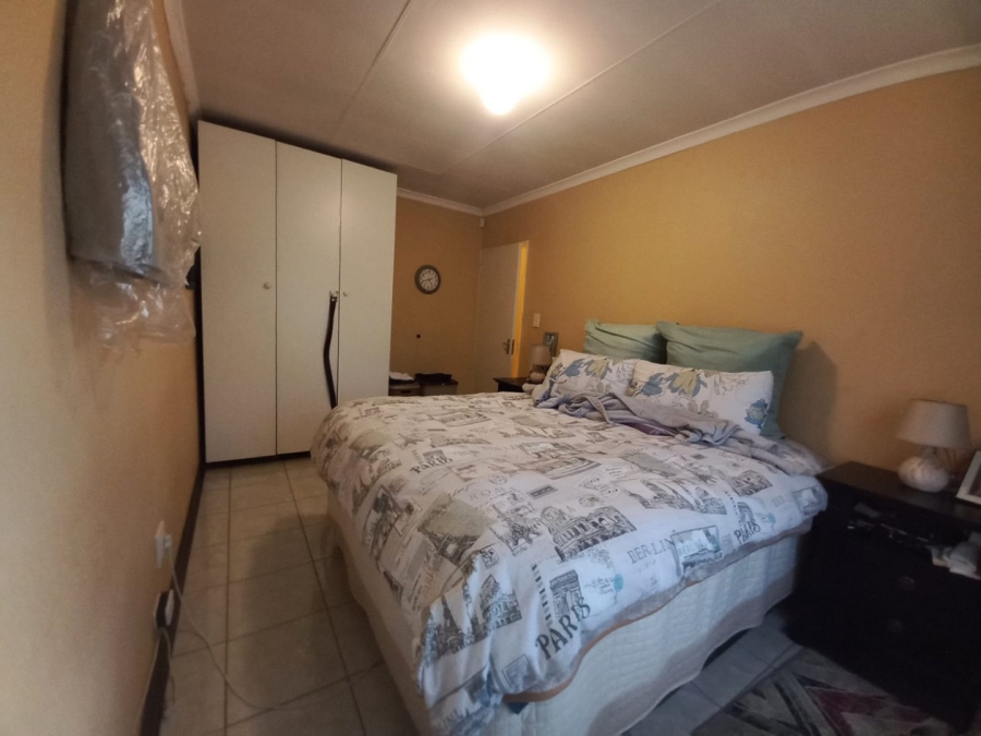 2 Bedroom Property for Sale in Ormonde Gauteng