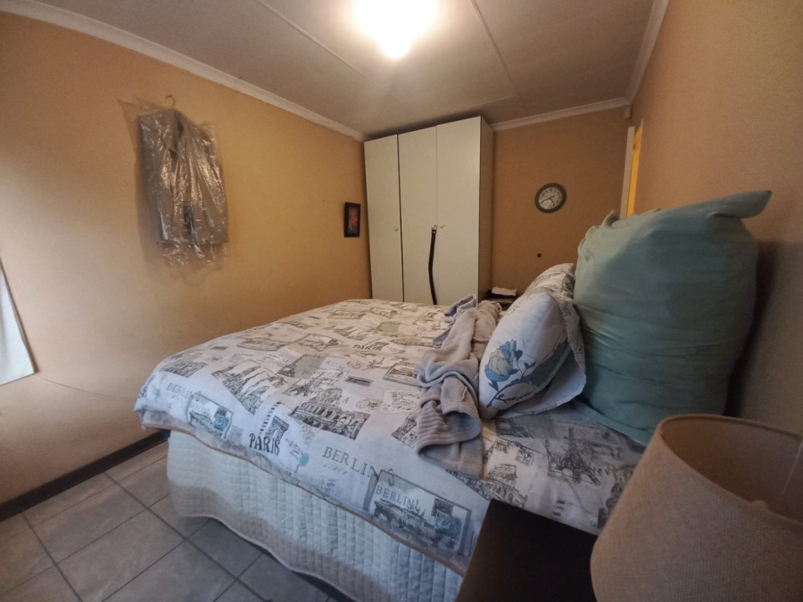 2 Bedroom Property for Sale in Ormonde Gauteng