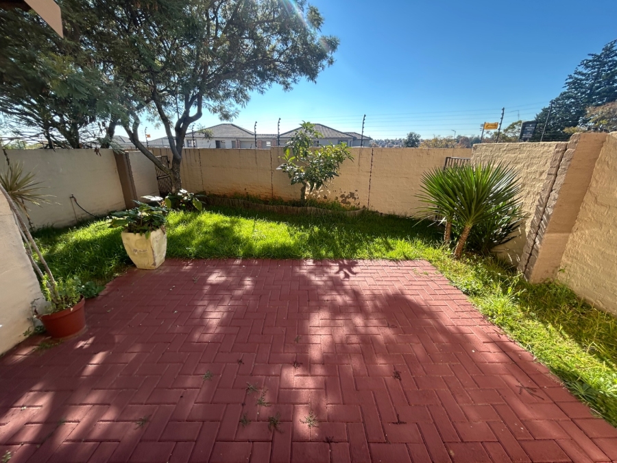 2 Bedroom Property for Sale in Carlswald Gauteng