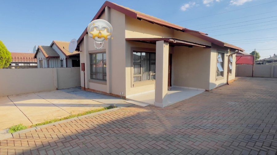 3 Bedroom Property for Sale in Soshanguve East Ext 4 Gauteng