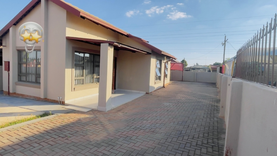 3 Bedroom Property for Sale in Soshanguve East Ext 4 Gauteng