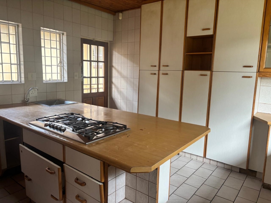 To Let 4 Bedroom Property for Rent in Mondeor Gauteng