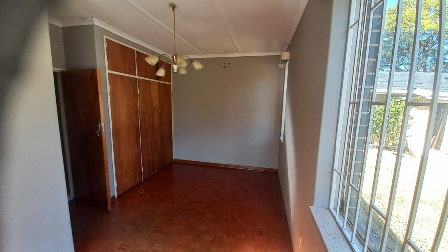 To Let 4 Bedroom Property for Rent in Mondeor Gauteng
