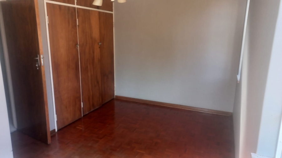 To Let 4 Bedroom Property for Rent in Mondeor Gauteng