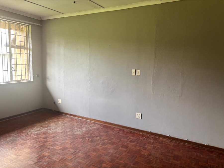 To Let 4 Bedroom Property for Rent in Mondeor Gauteng