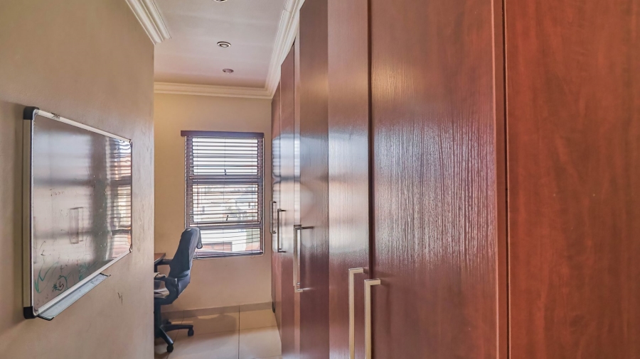 3 Bedroom Property for Sale in South Crest Gauteng