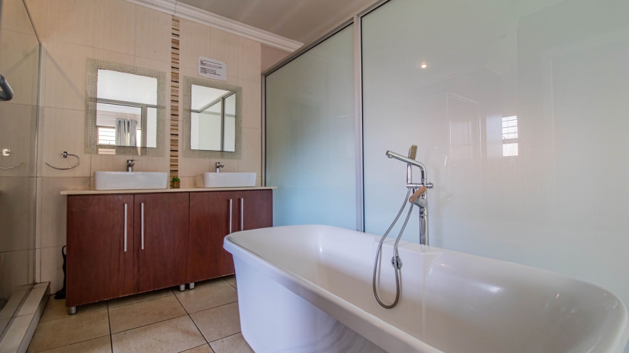 3 Bedroom Property for Sale in South Crest Gauteng