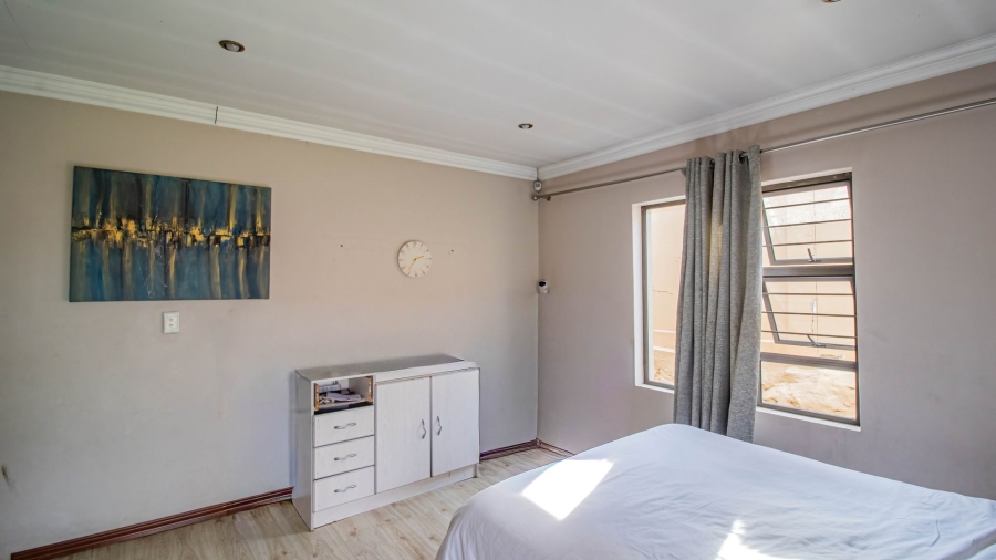 3 Bedroom Property for Sale in South Crest Gauteng