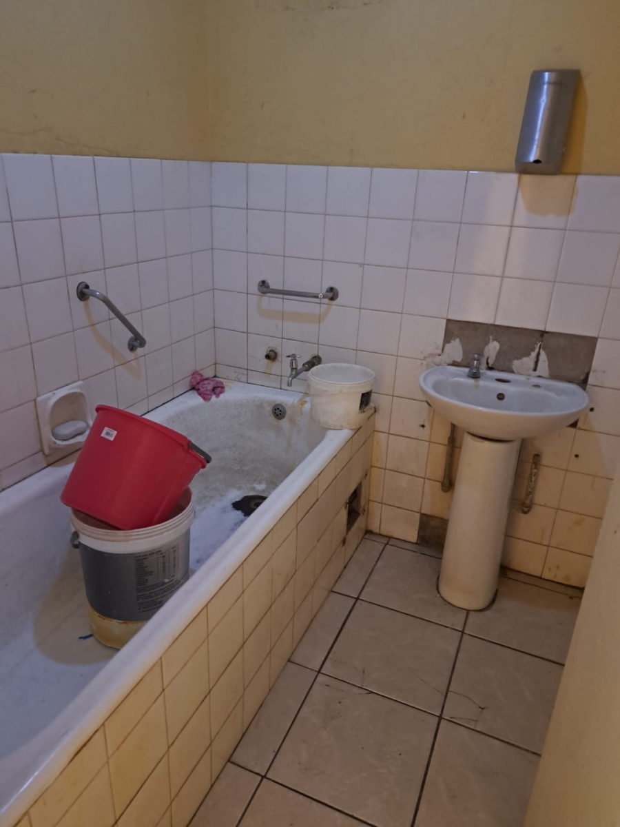 5 Bedroom Property for Sale in Pretoria Gauteng