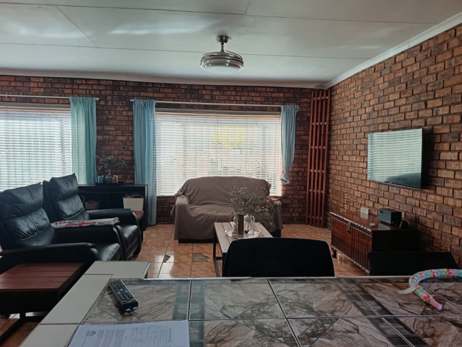 2 Bedroom Property for Sale in Noycedale Gauteng