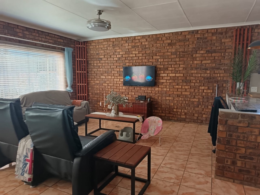 2 Bedroom Property for Sale in Noycedale Gauteng